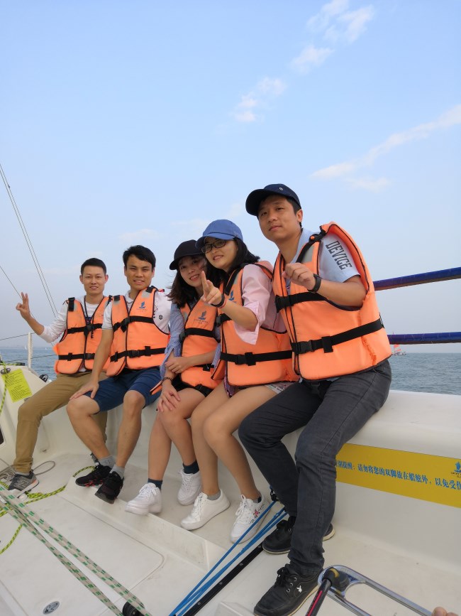 五缘湾乘坐帆船